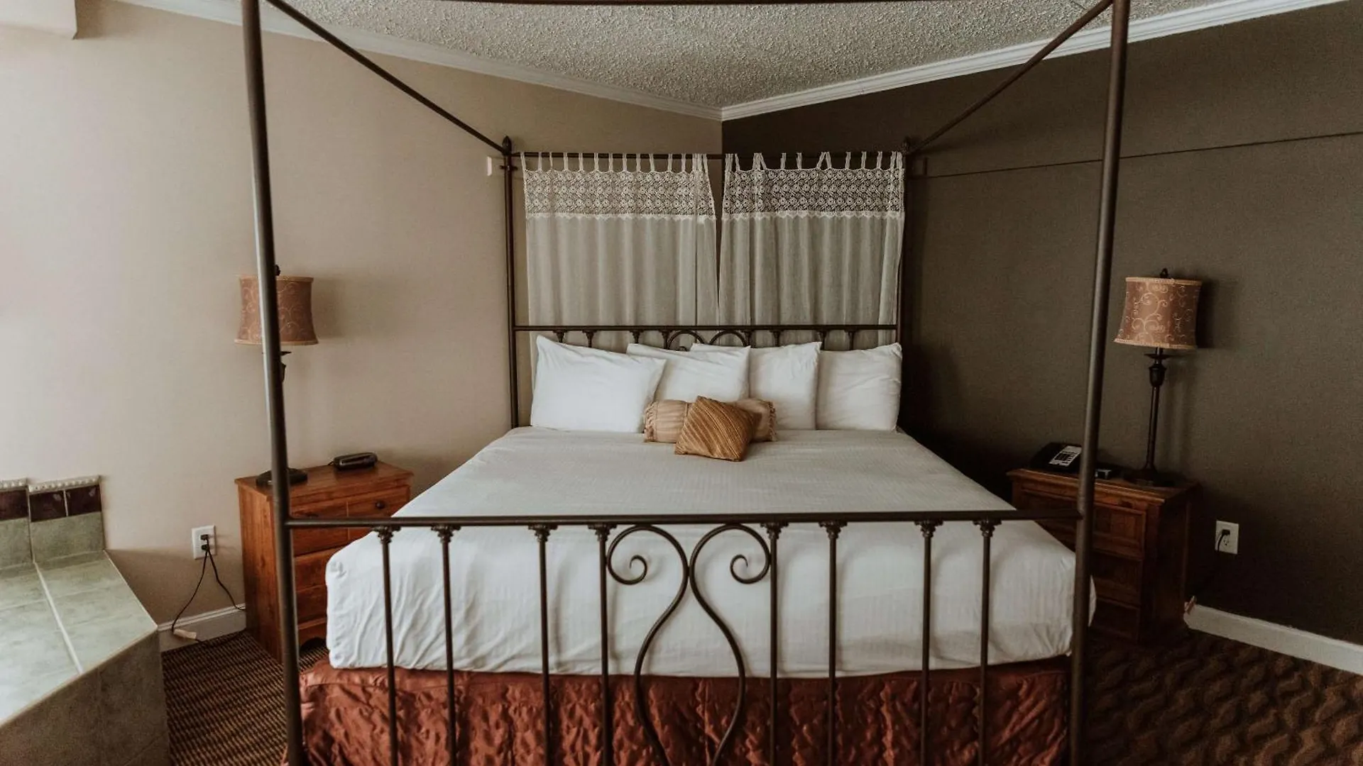 Coast Nisku Inn & Conference Centre