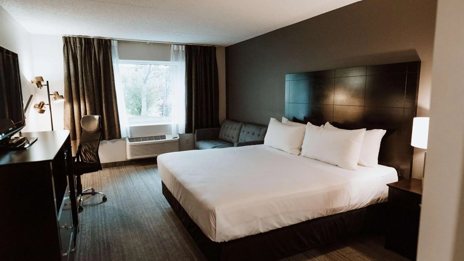 Coast Nisku Inn & Conference Centre Canada