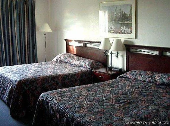 Coast Nisku Inn & Conference Centre Hotel