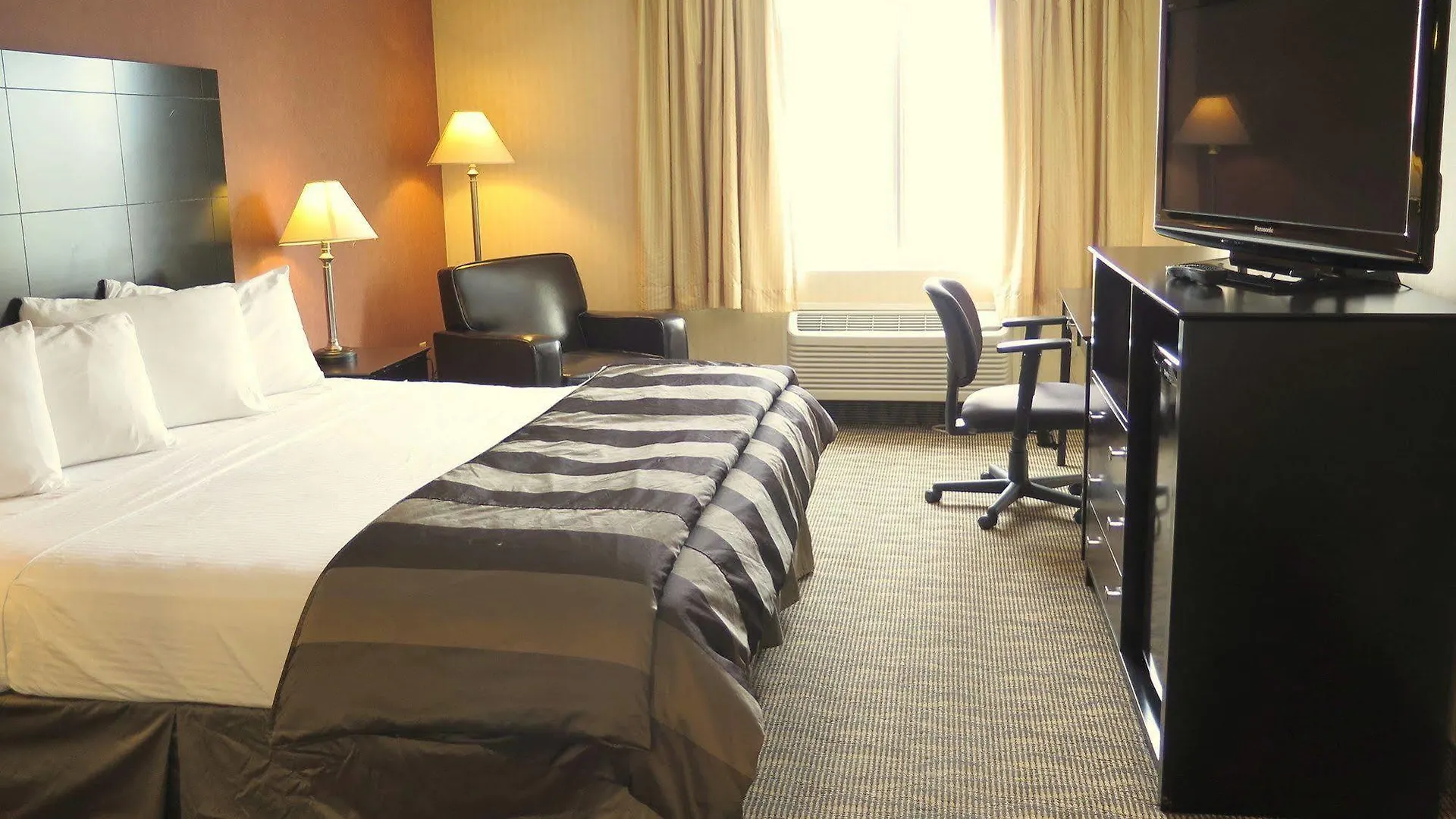 Coast Nisku Inn & Conference Centre Hotel